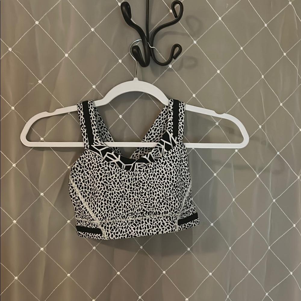 Lululemon Athletica Black and White Patterned Top
